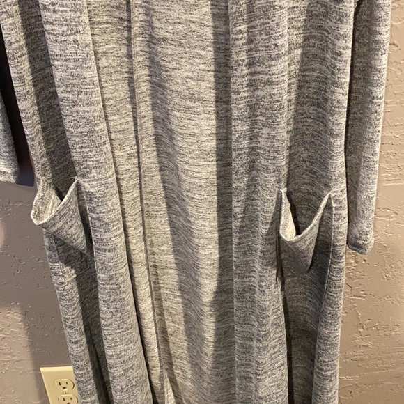 Xs sweater/cardigan - Picture 2 of 3